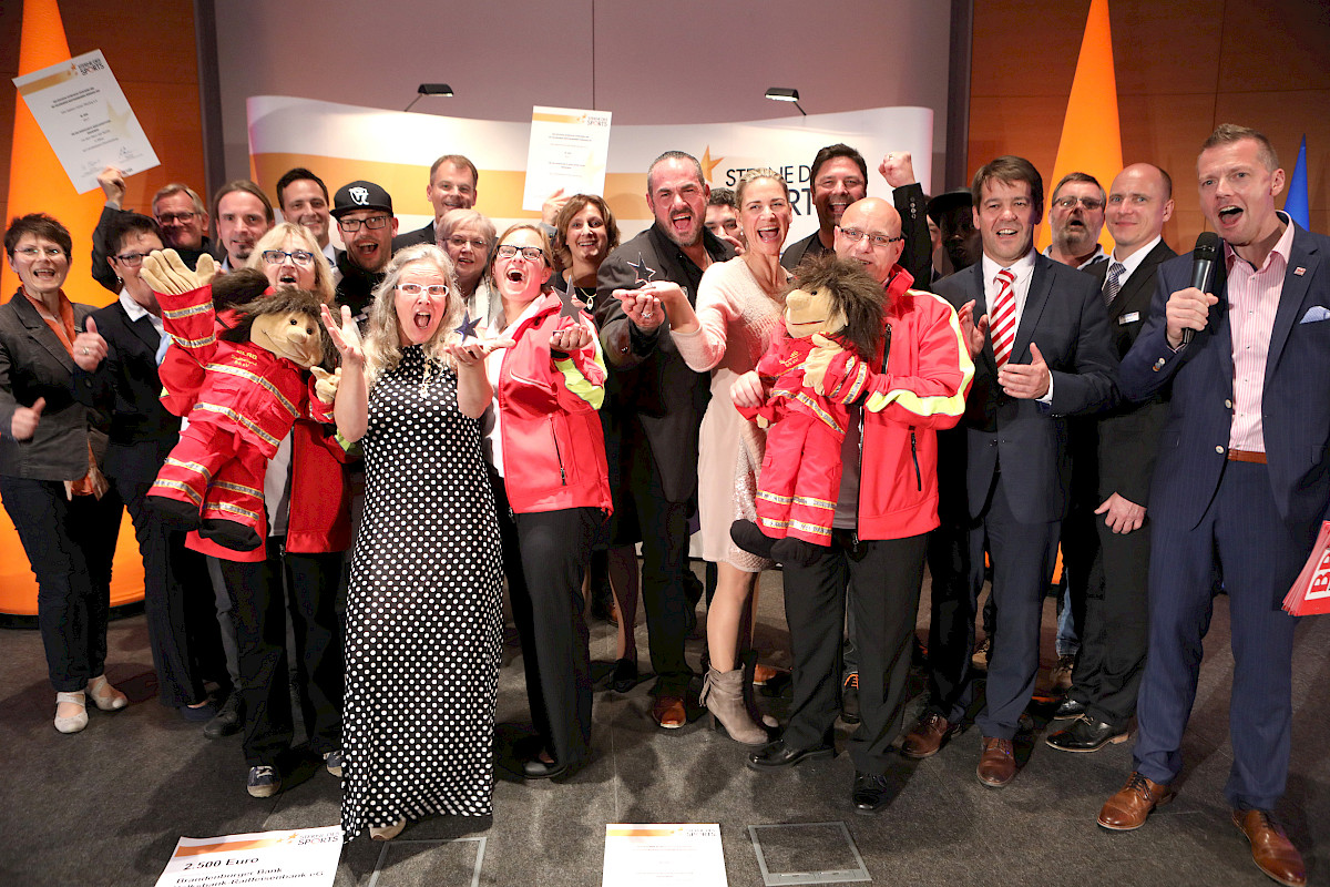 gruppenfoto_sieger02.jpg