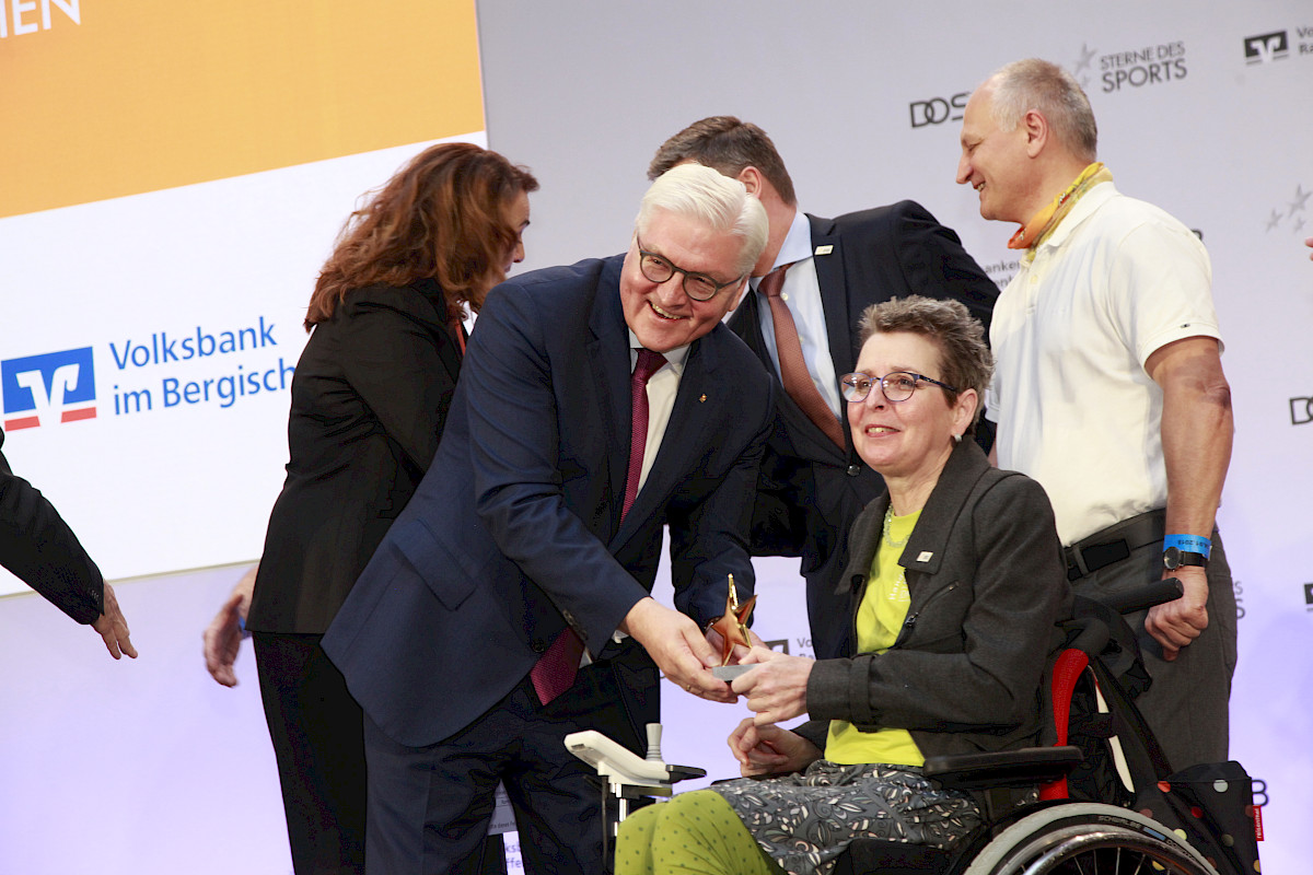 ueberreichung_grosser_stern_durch_steinmeier.jpg