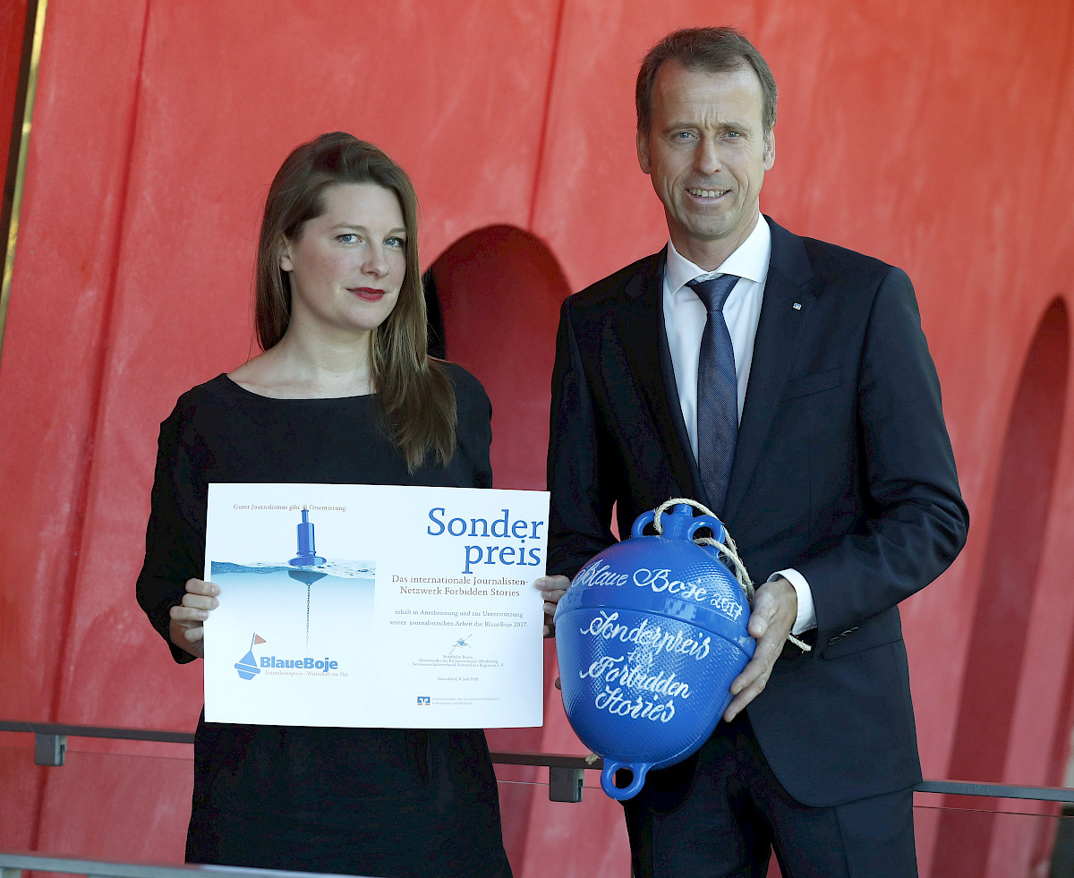 blaueboje_lena_kampf_forbidden_stories_friedhelm_beuse_vorstand_vereinigte_volksbank_muenster.jpg