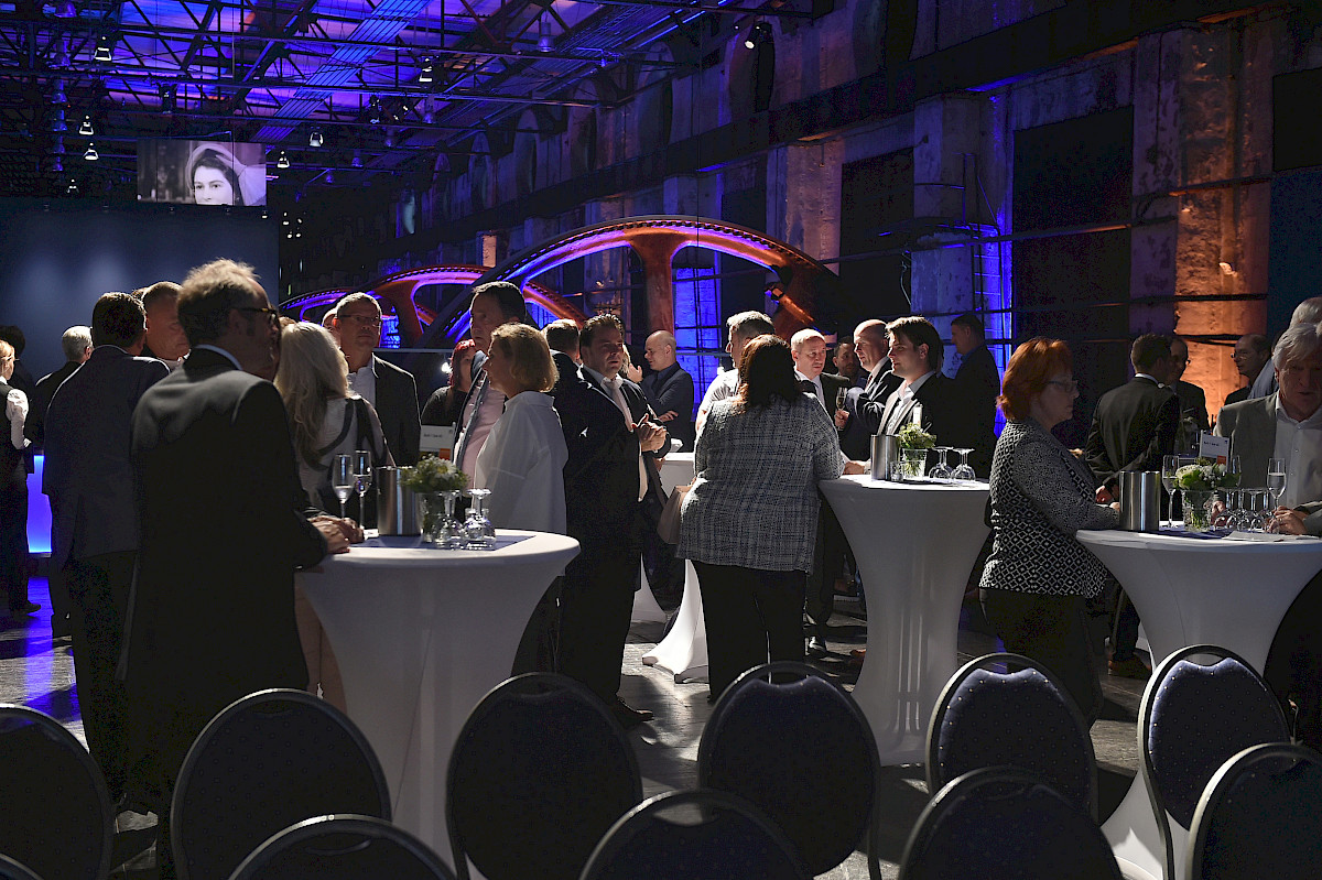 wirtschaftsforum06091836d.jpg