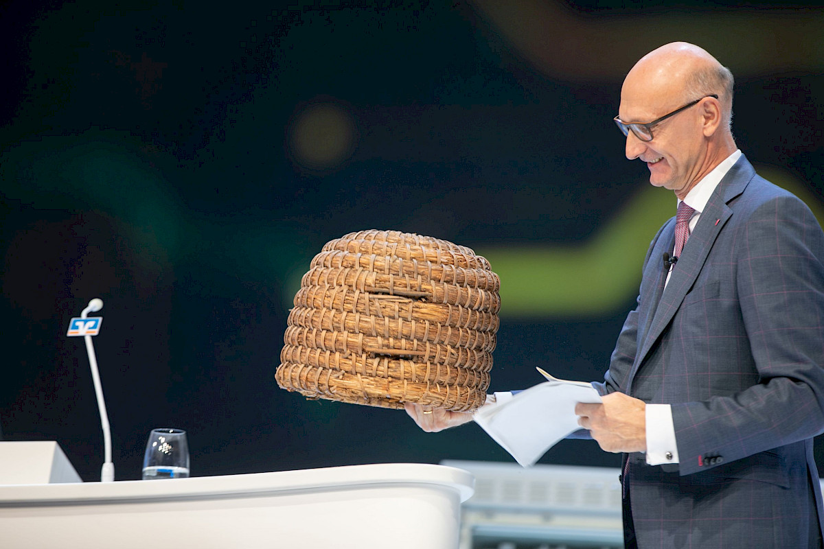 wirtschaftstag2018_p4_hoettges_telekom181115f91a3803.jpg