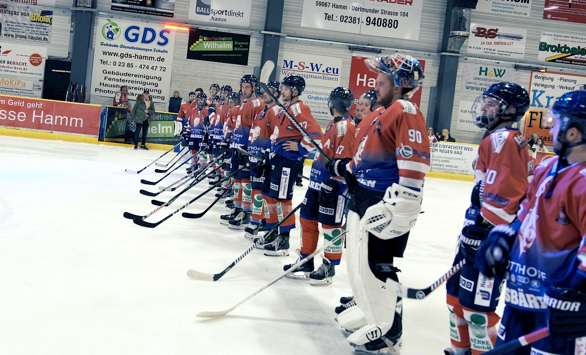 2018_024_standbild_eisbaeren_mannschaft_bearbeitet.jpg