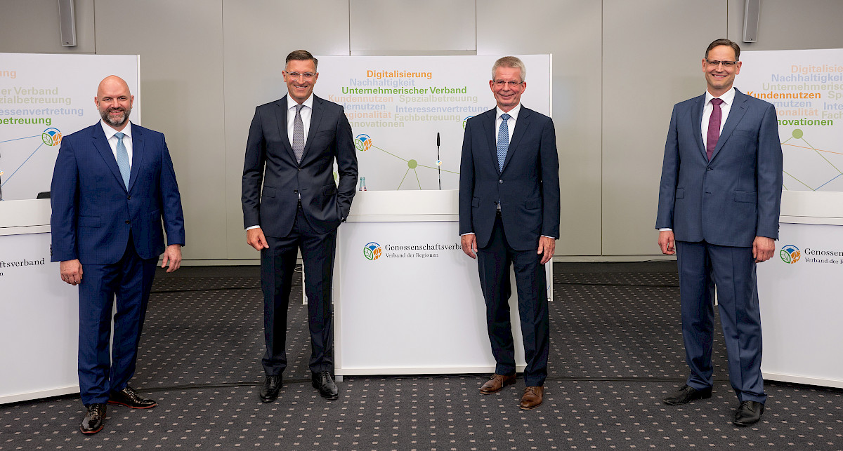 gruppenfoto_vorstand.jpg
