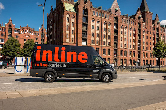 Immer auf dem schnellsten Weg zum Kunden – der Buskurier von inline Kurier (Fotocredit: Kati Jurischka)